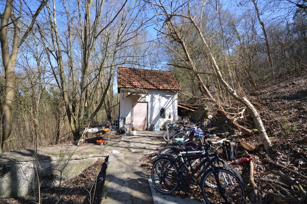Grundstück mit Schuppe