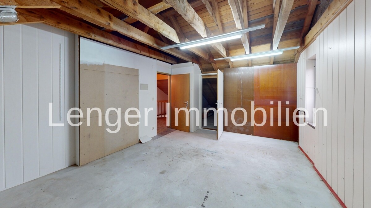 nicht ausgebautes Zimmer DG