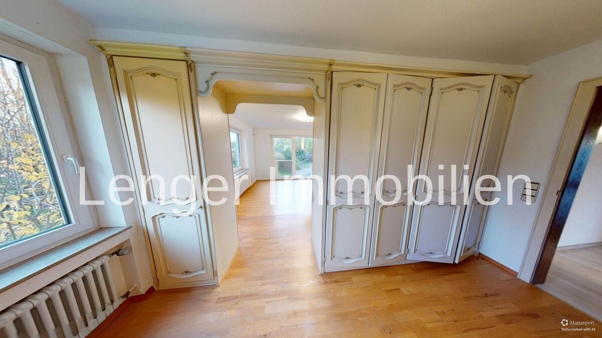 Schlafzimmer mit Einabuschrank