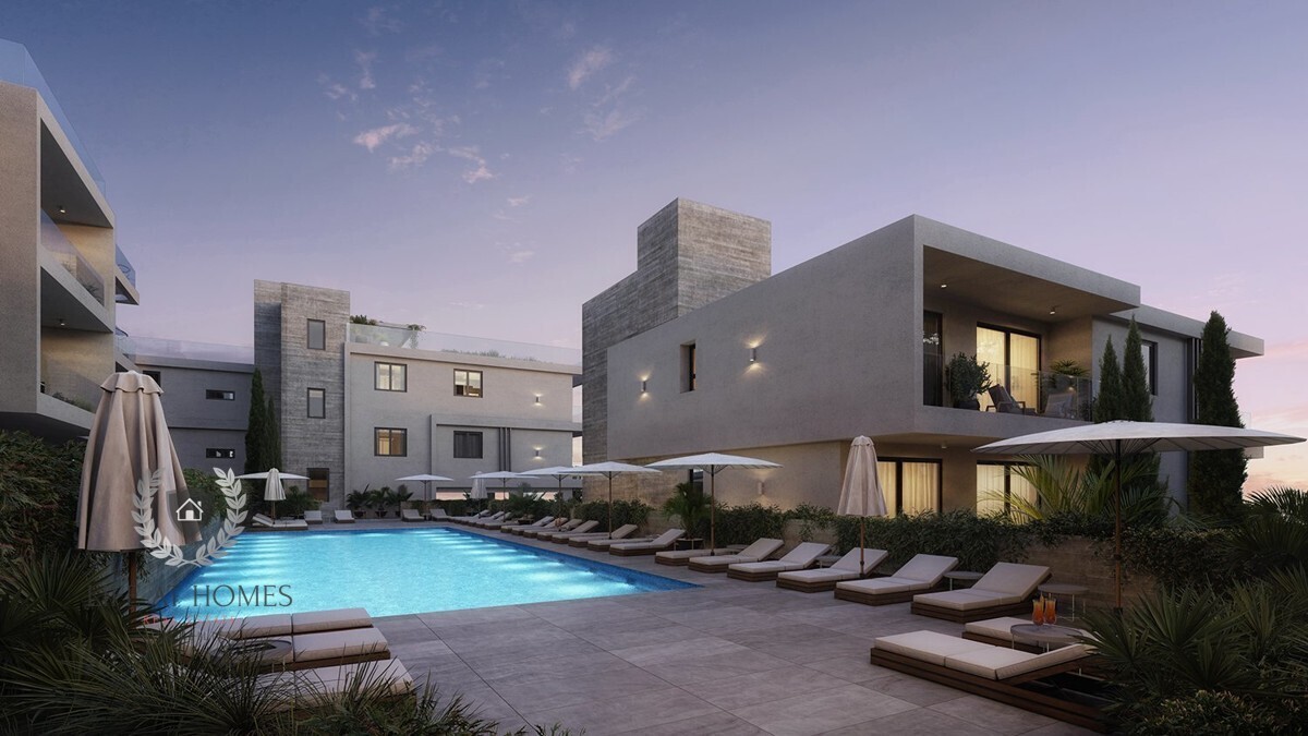 Panorama Apartments_Poolside