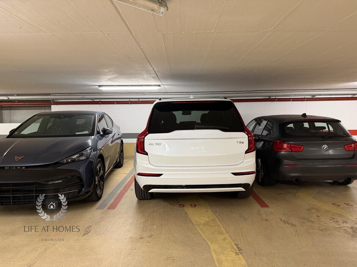 TG mit E-Ladeplatz