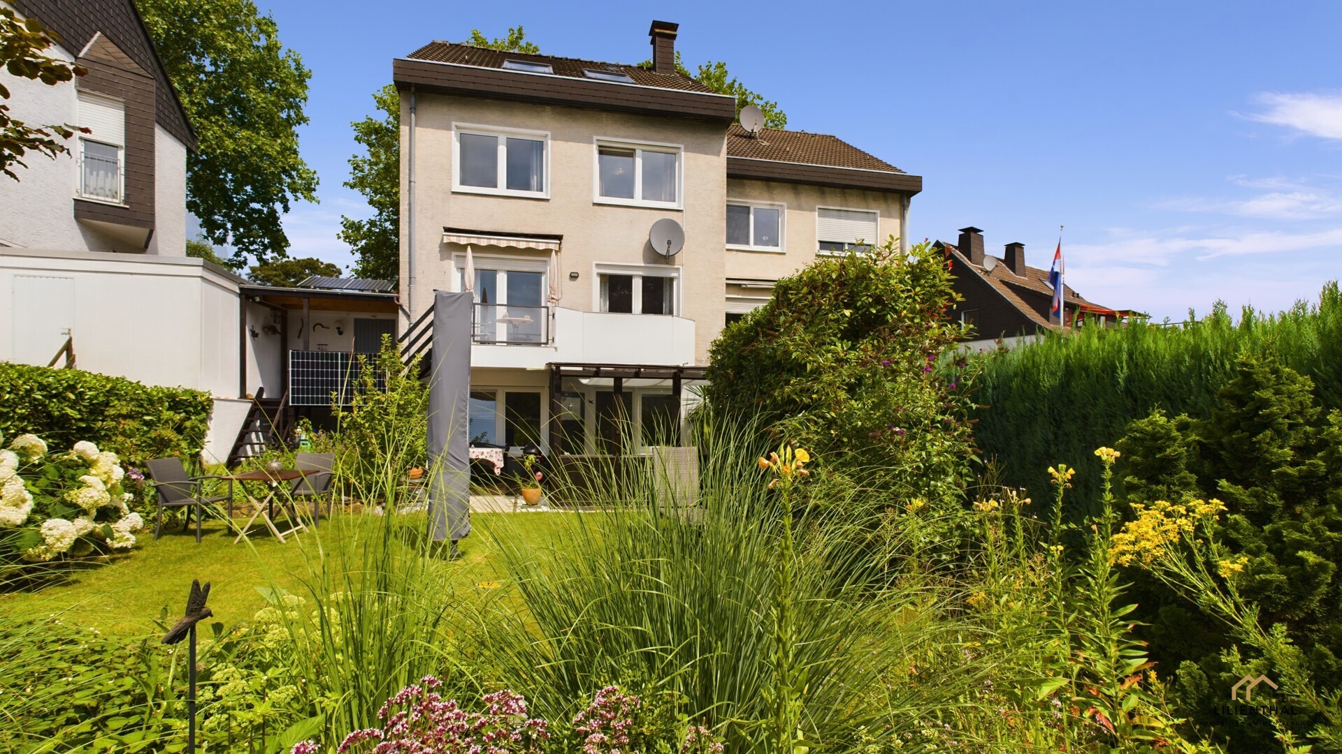 Hausansicht vom Garten aus