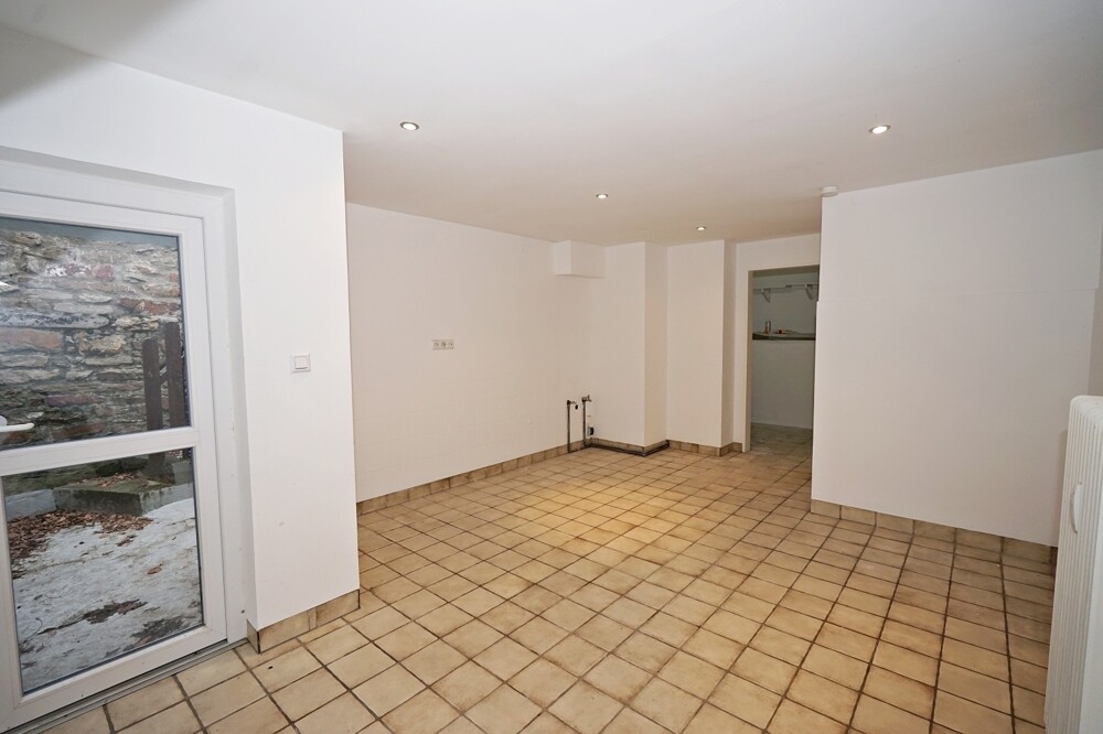 OG - Küche + Zugang Garten