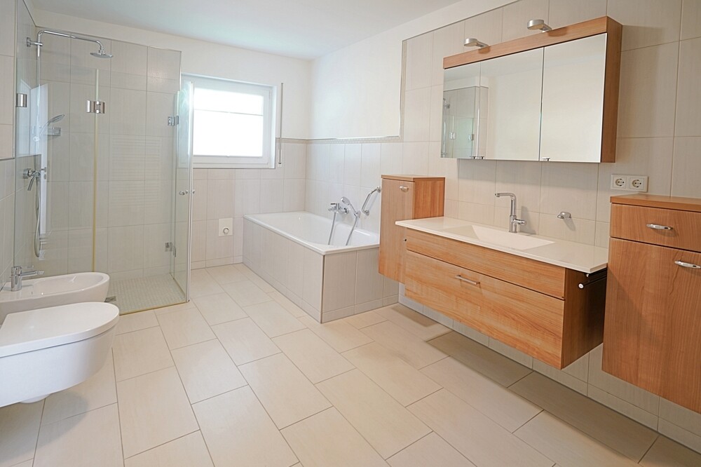 Wohnung 1: Bad EG