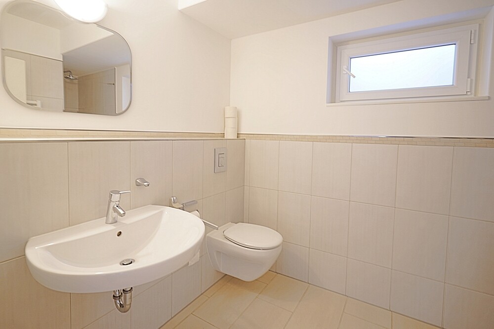 Wohnung1: Bad Souterrain