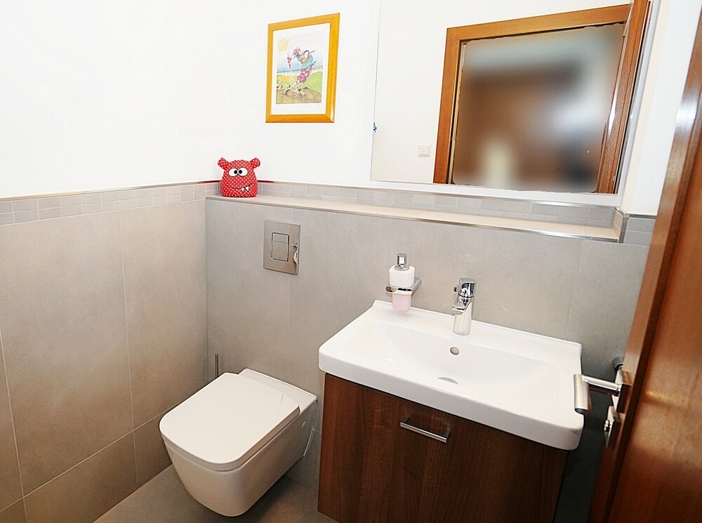 Wohnung 2: Gäste-WC OG