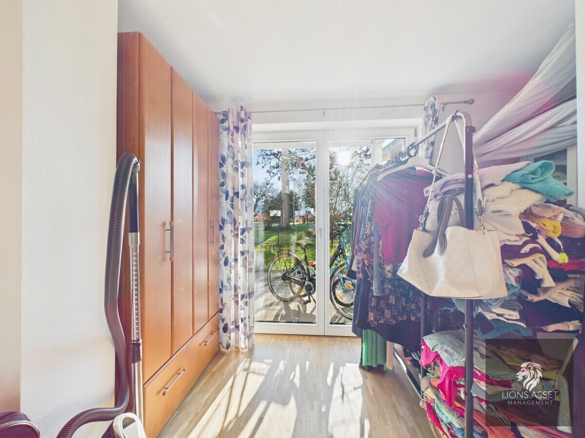 Blick vom Schlafzimmer ins Grüne