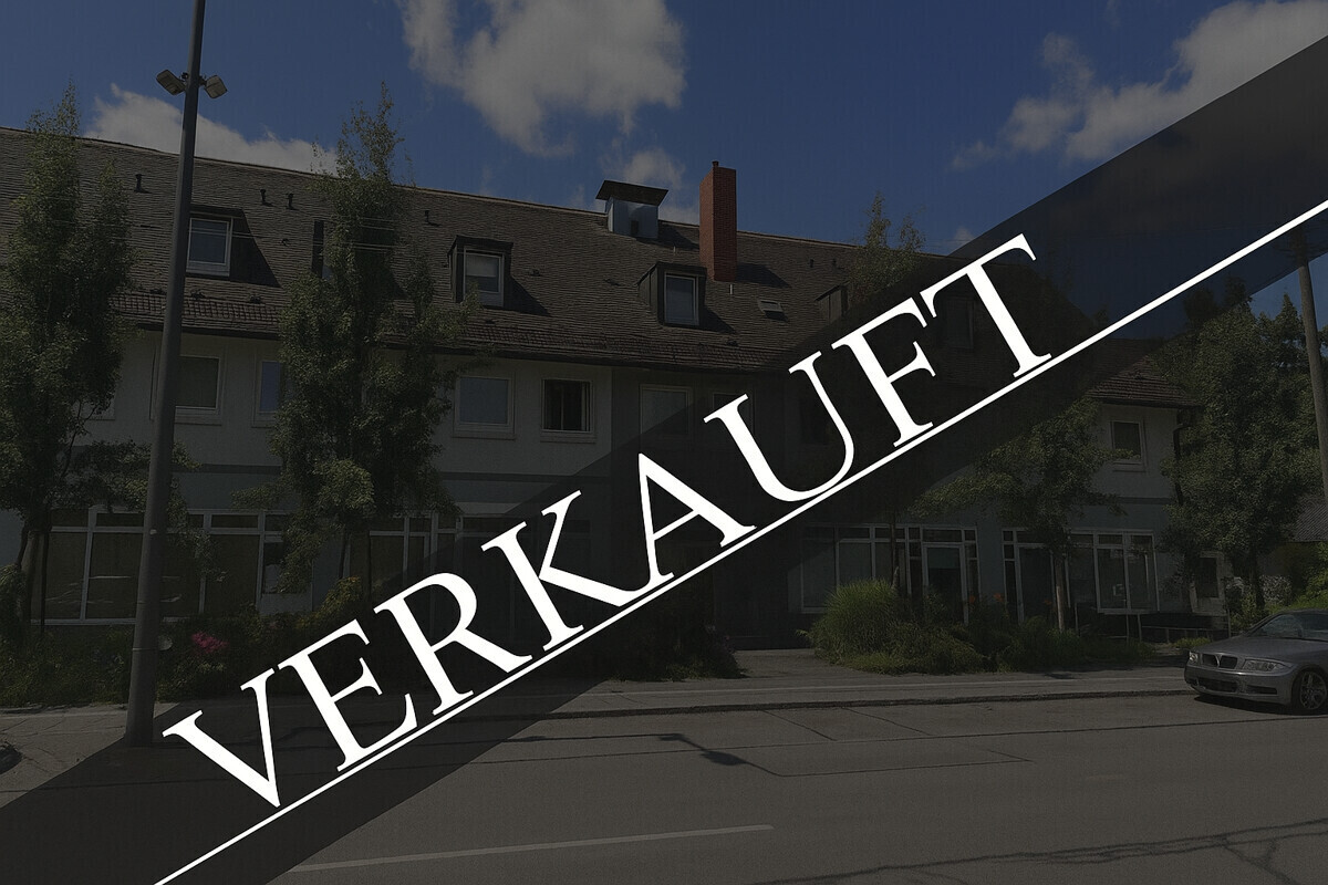 Verkauftes Haus mit blauer Himmelübersicht (1)