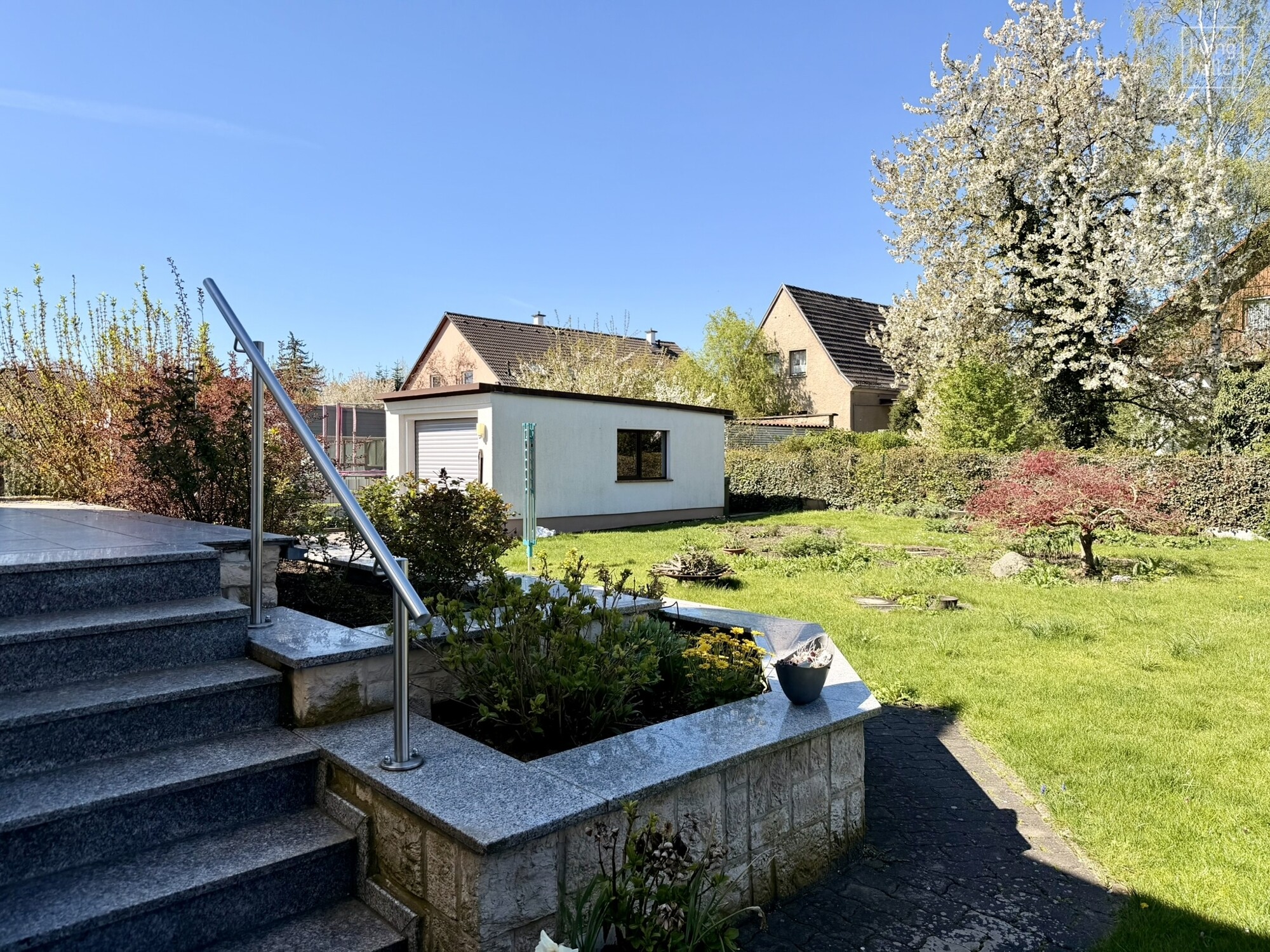 gepflegter garten