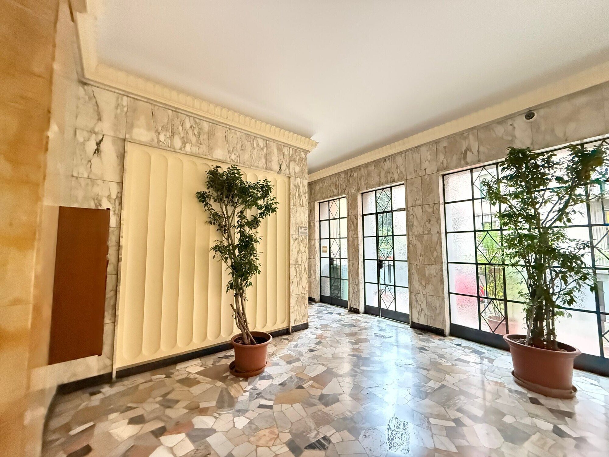 b2bfd883-114e-43a8-9e5c-29dc61d85c50