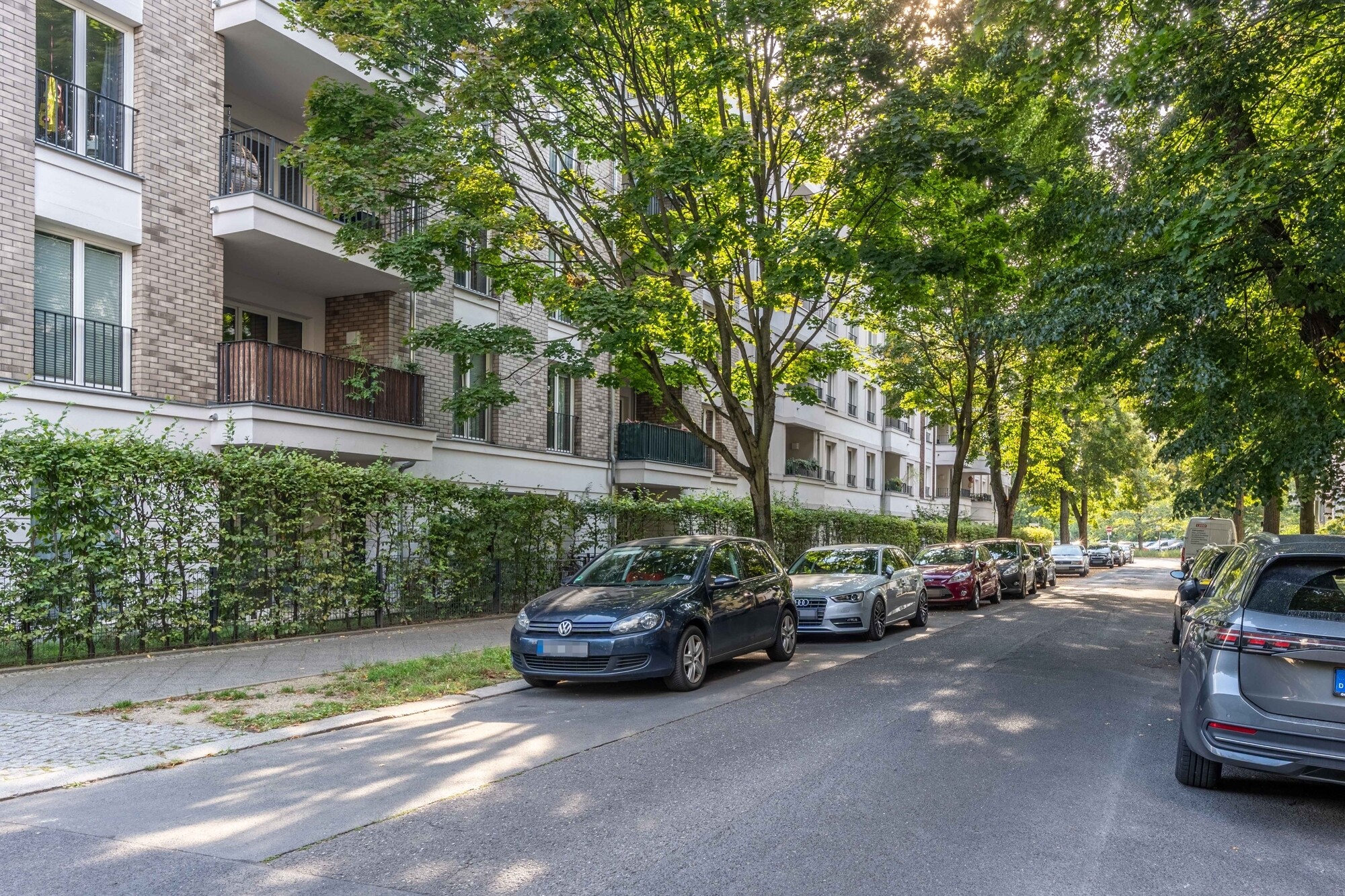 Anliegerstraße vor dem Haus