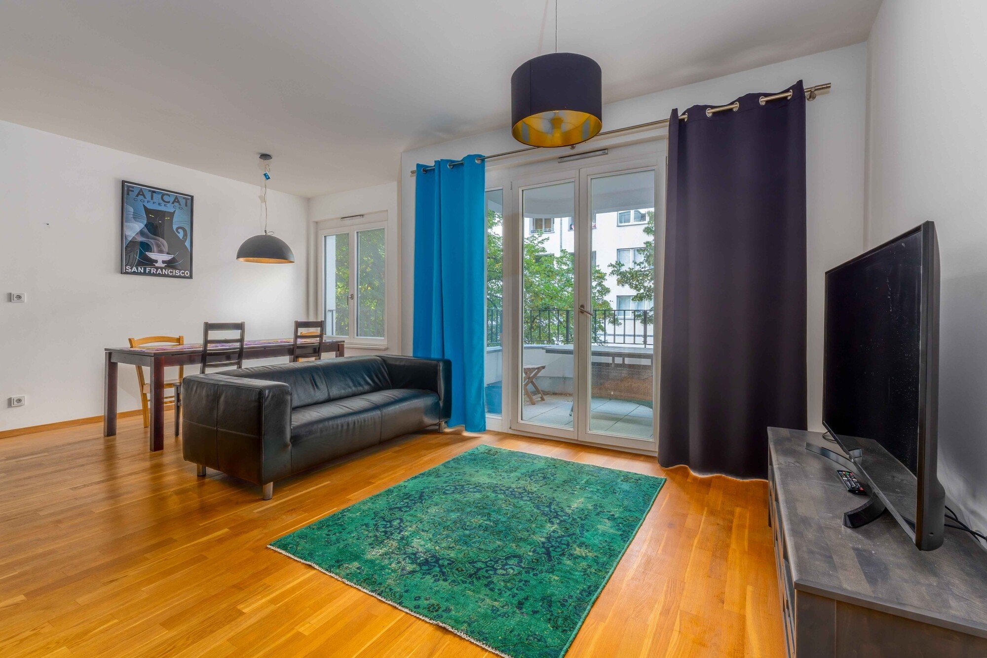 Wohnbereich mit Zugang Balkon