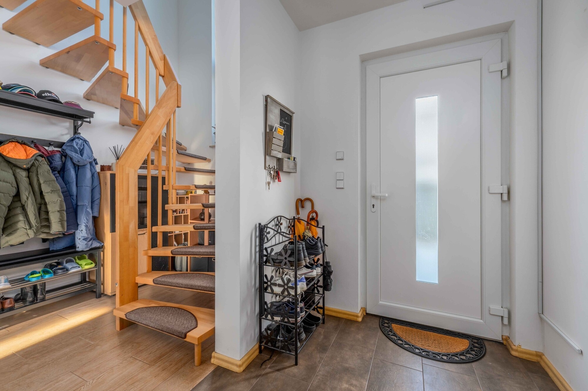 Eingangsbereich mit Blick auf Treppe