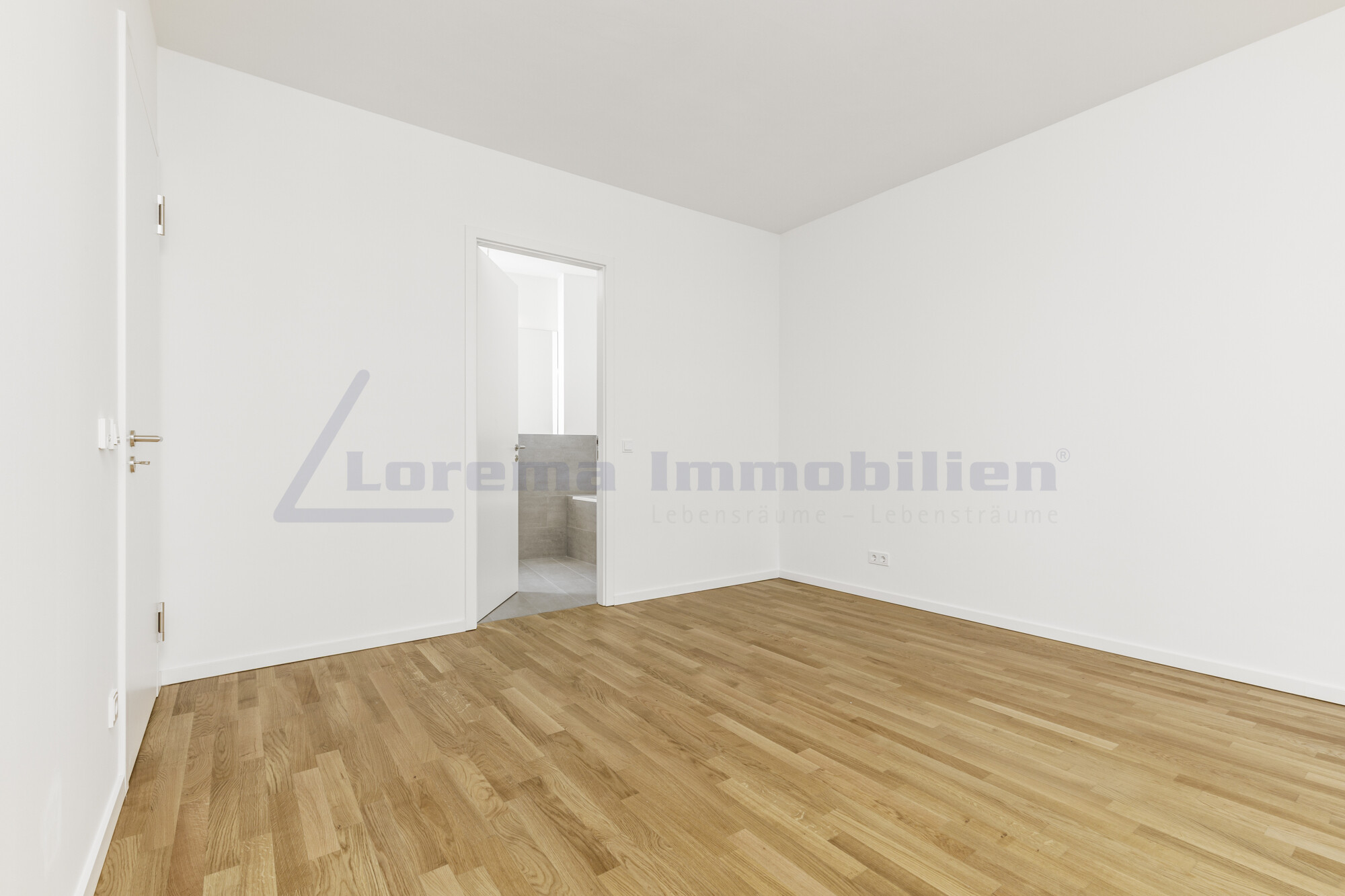 Schlafzimmer 1 mit Eingang Badezimmer 2
