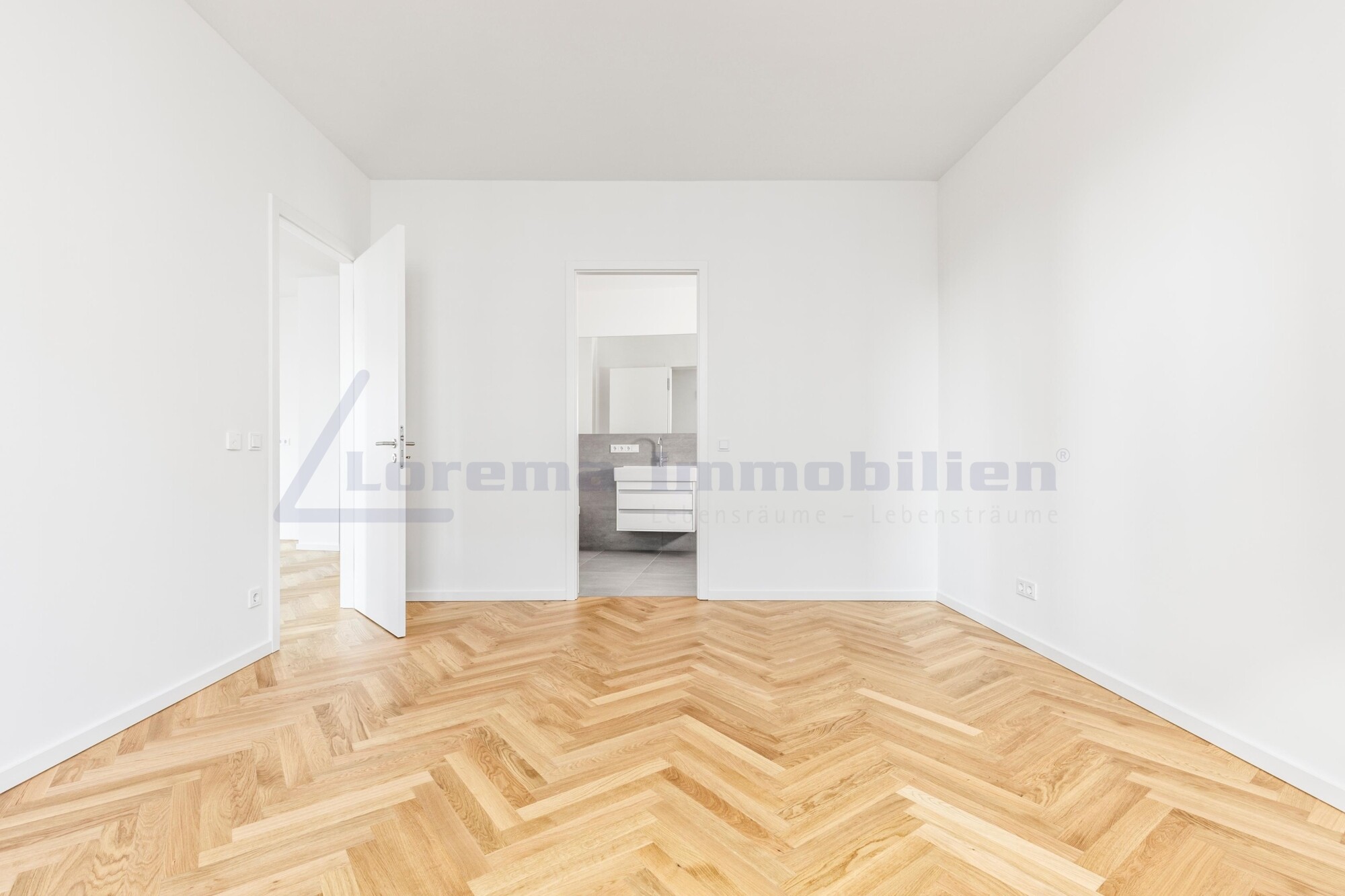Schlafzimmer 1 mit Eingang Badezimmer 2
