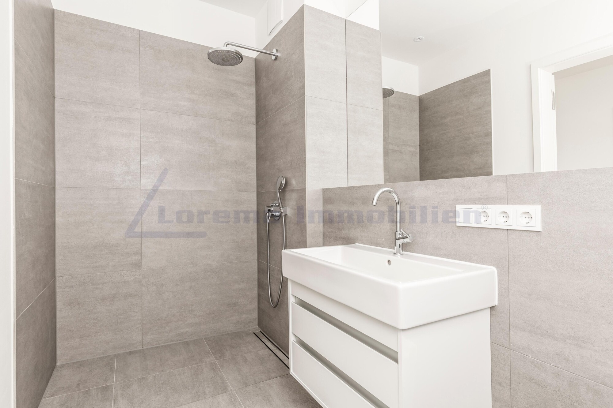 Badezimmer 1 mit Dusche