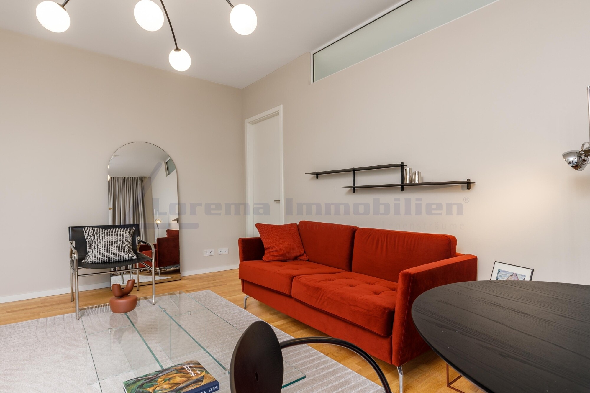 Wohn- und Essbereich mit Eingang Schlafzimmer 2