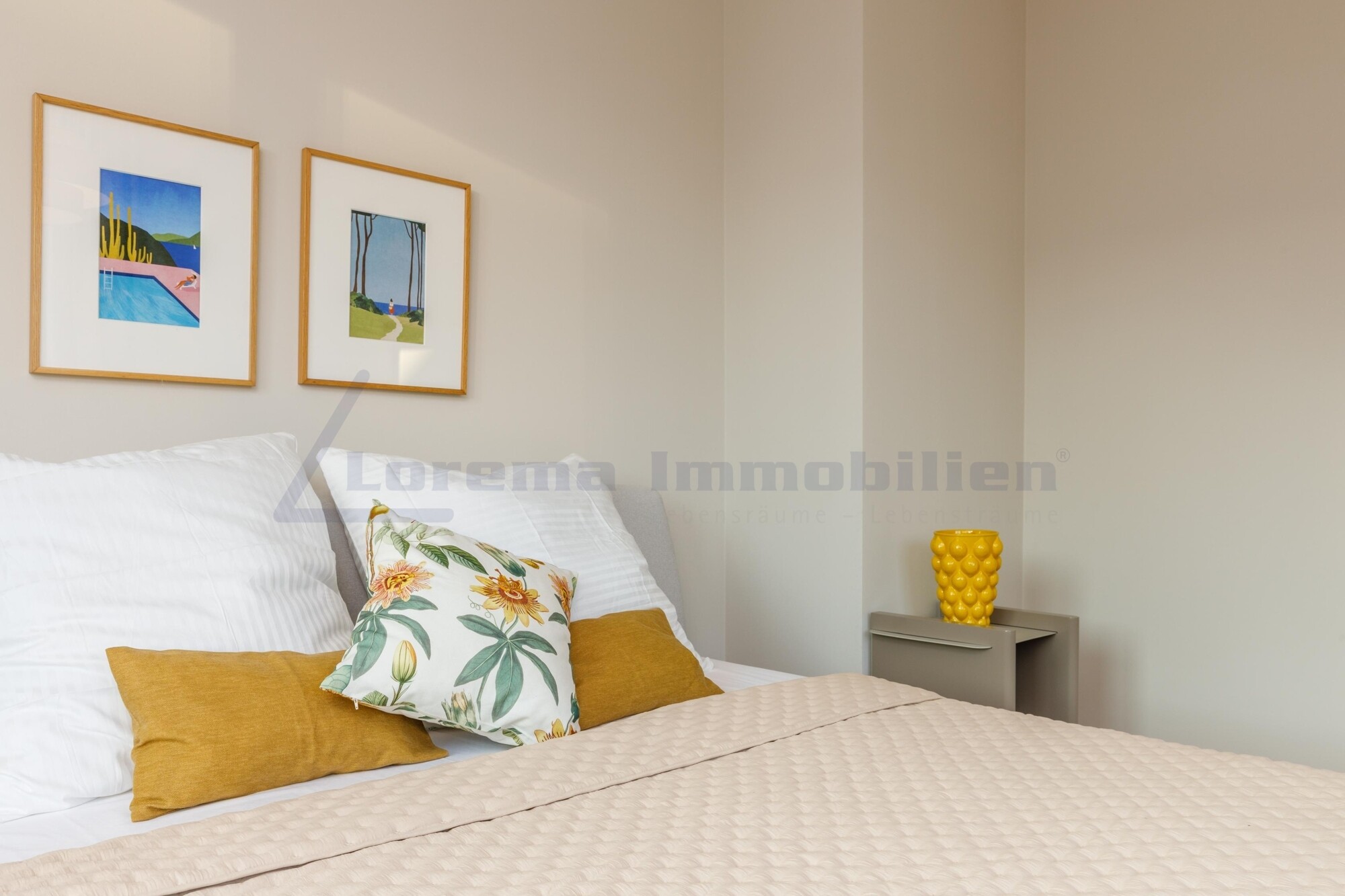 Schlafzimmer 1