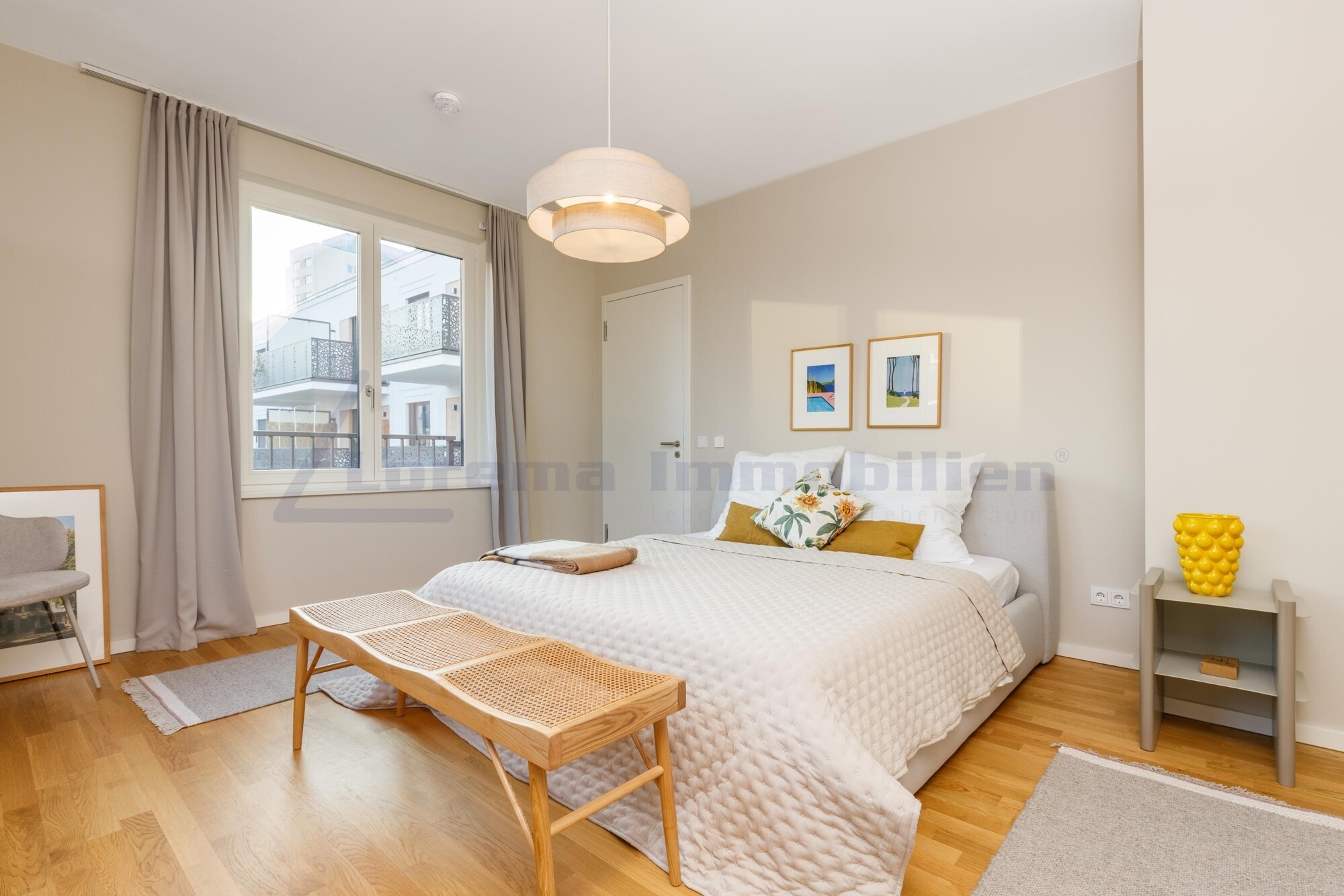 Schlafzimmer 1