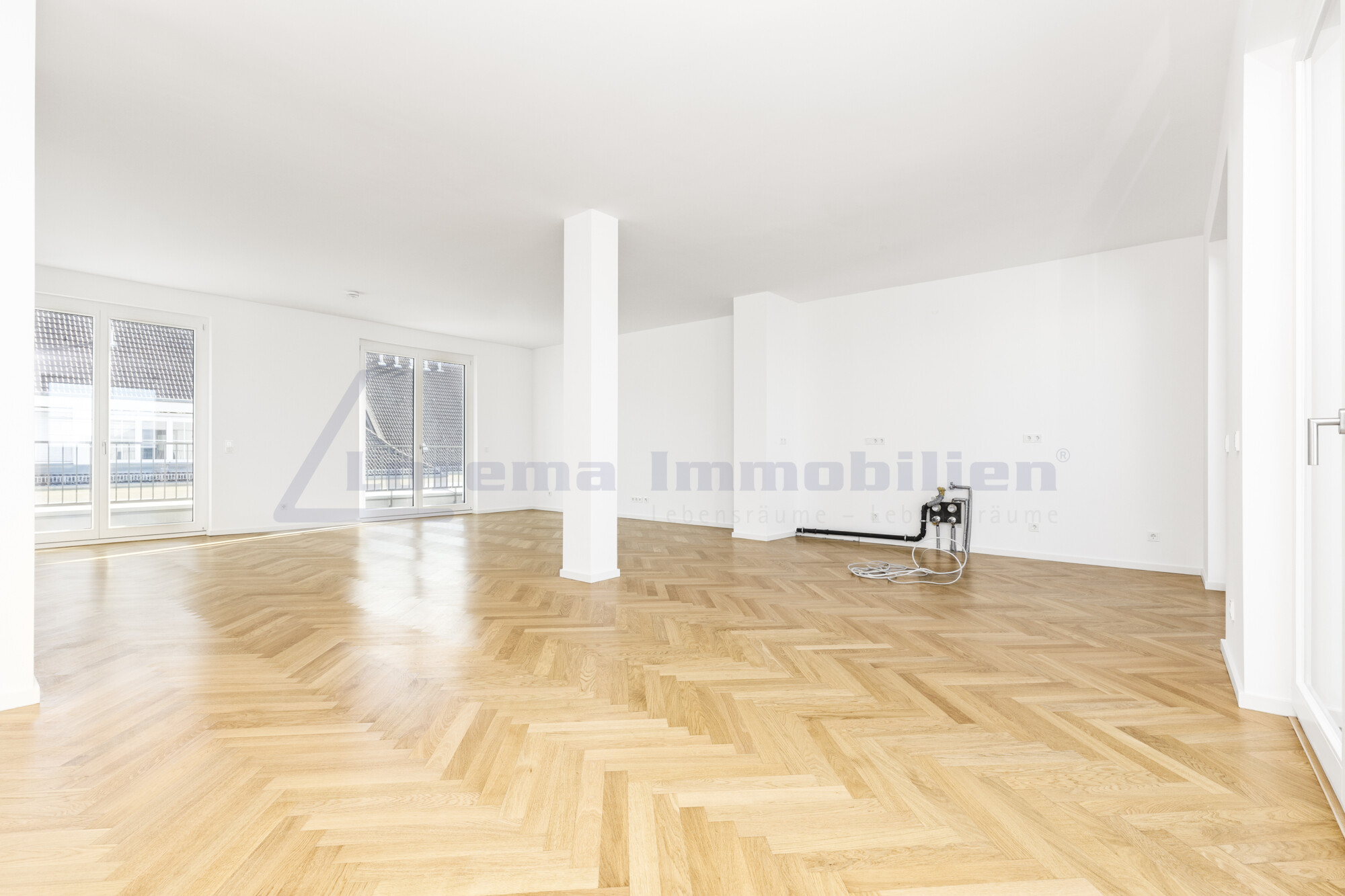 Wohn- und Essbereich mit offener Küche