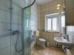 Wohnen und Arbeiten in Schmelz-Primsweiler - Badezimmer EG