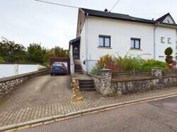 Familienfreundliches Eigenheim in Schwalbach