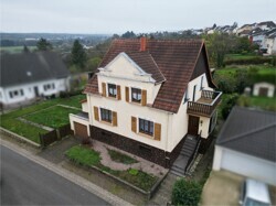 Einfamilienhaus mit Baugrundstück in Nalbach-Piesbach