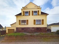 Einfamilienhaus mit Baugrundstück in Nalbach-Piesbach