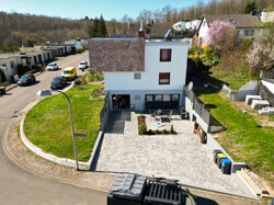 Stilvoll saniertes Einfamilienhaus in Saarbrücken 
