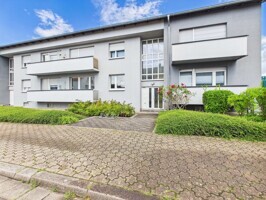 Hochparterrewohnung mit Balkon in Dillingen-Pachten