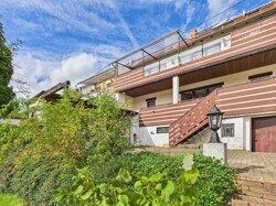 Zweifamilienhaus mit Weitblick in Saarbrücken - Dudweiler