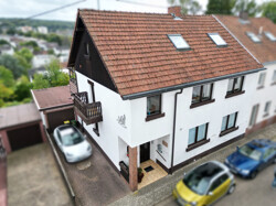 Zweifamilienhaus mit Weitblick in Saarbrücken - Dudweiler