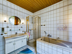 Einfamilienhaus  Beckingen-Erbringen Badezimmer