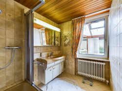 Attraktiver Bungalow in Überherrn Wohnstadt – Exklusive Lage - EG Badezimmer