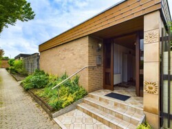 Attraktiver Bungalow in Überherrn Wohnstadt – Exklusive Lage