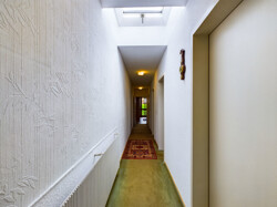 Attraktiver Bungalow in Überherrn Wohnstadt – Exklusive Lage - EG Flur
