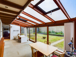 Attraktiver Bungalow in Überherrn Wohnstadt – Exklusive Lage - EG Wintergarten