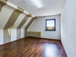 Ihre Chance - Wohn-/Geschäftshaus in Rehlingen-Siersburg - OG Schlafzimmer