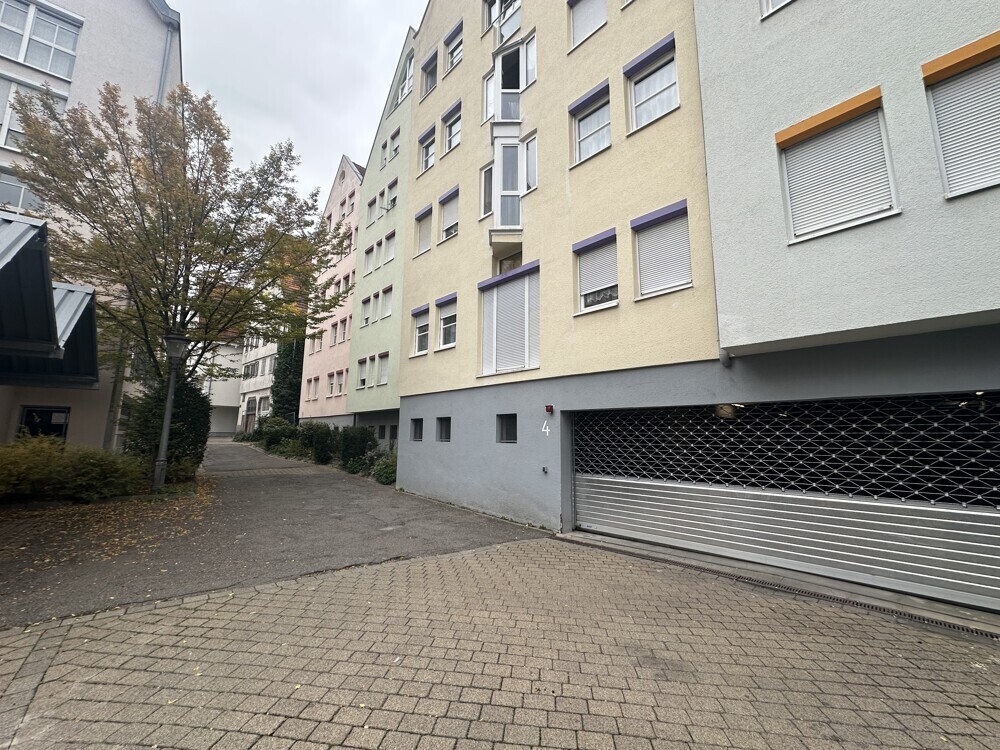 Einfahrt außen