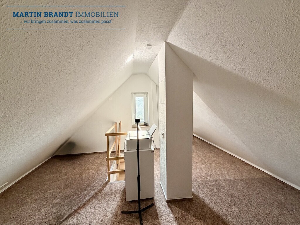 kleines Büro im Dachboden