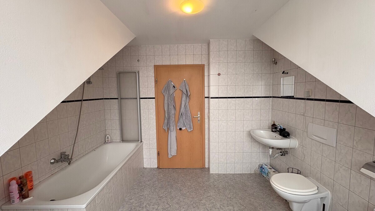 Badezimmer inkl. Duschwanne