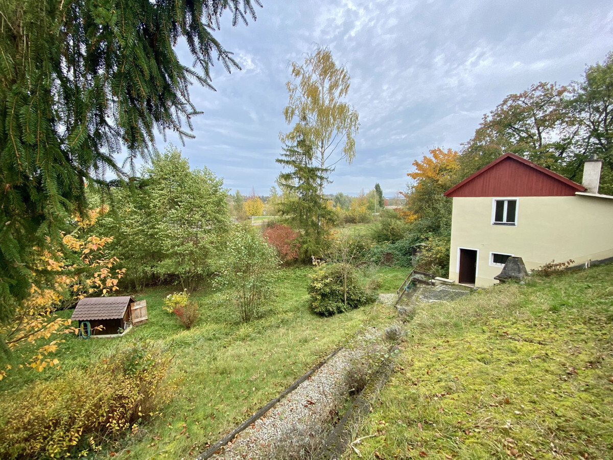 Grundstück mit Ferienhaus