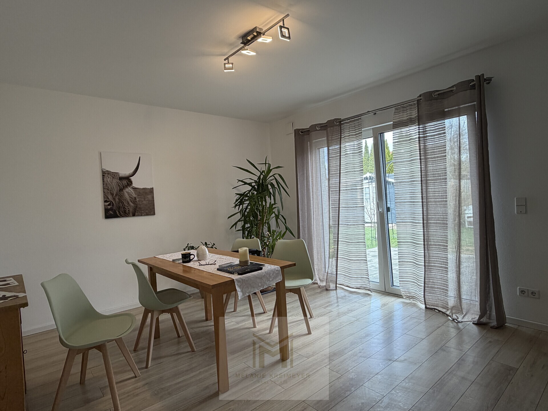 Wohn - und Esszimmer, EG