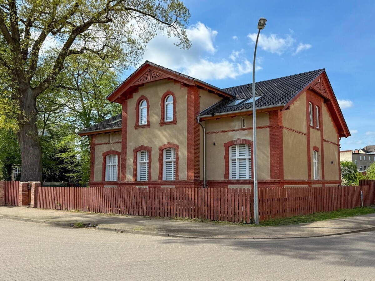 Straßenansicht