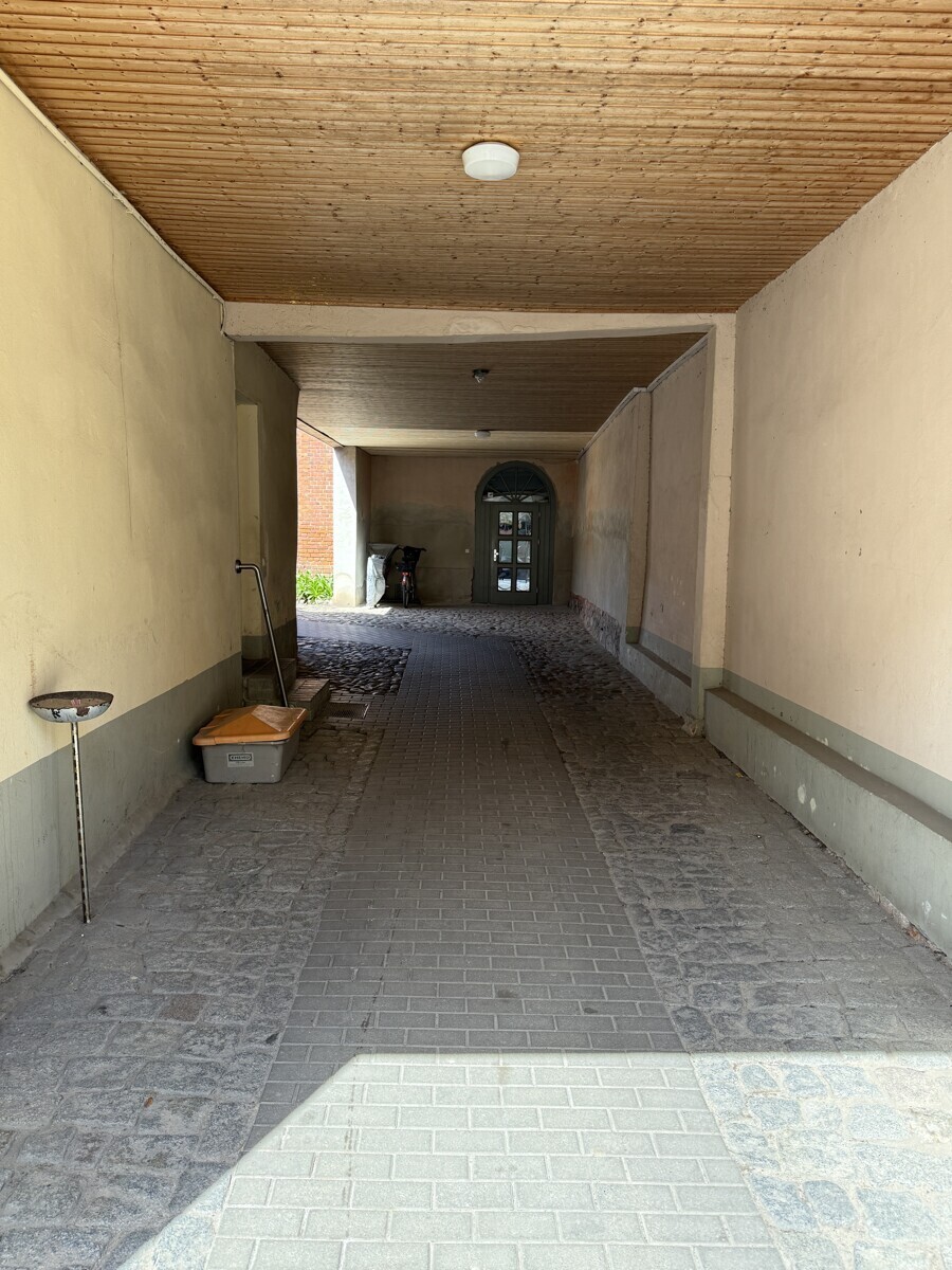 Hofzufahrt 2