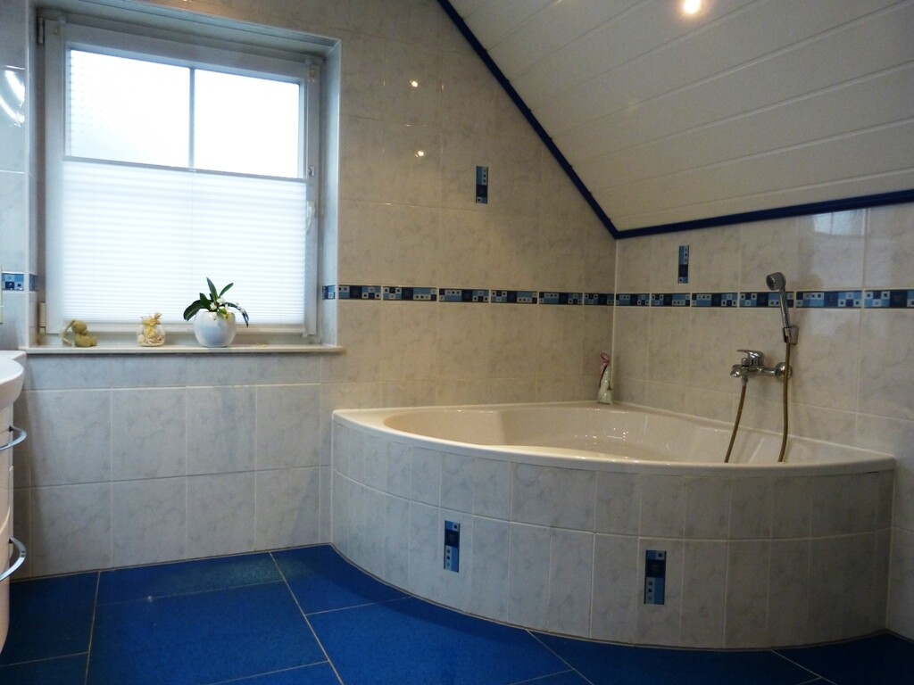 Wannenbad inkl. Glasdusche