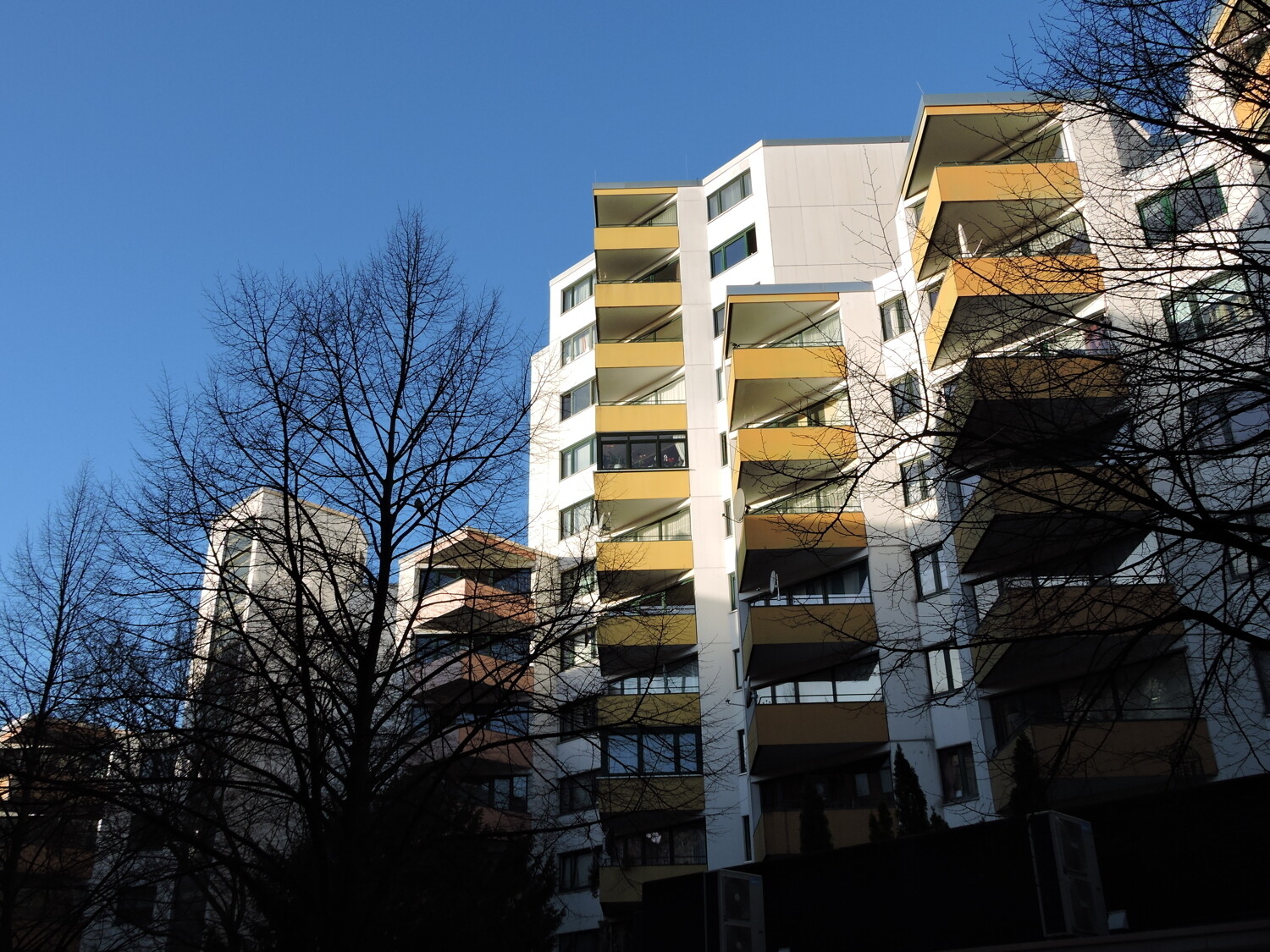 Hausseite Balkon 1 A