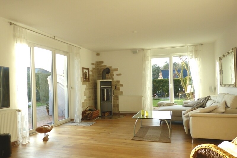 Wohnbereich mit Zugang Süd-Westterrasse