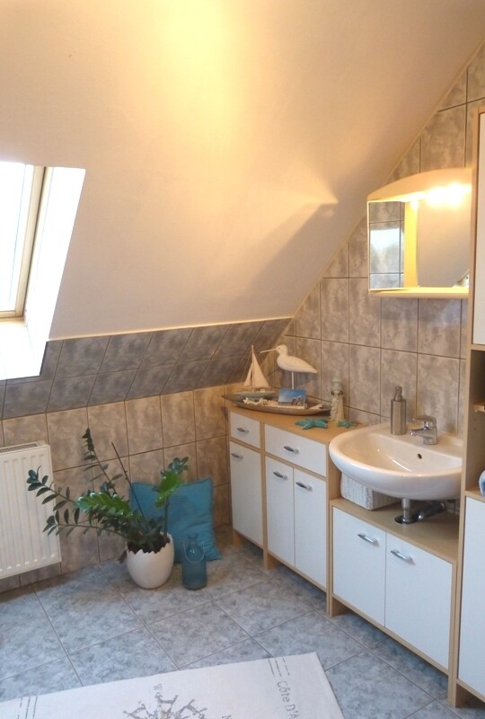 Duschbad inkl. Einbauten OG