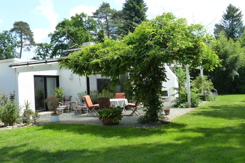 Terrasse mit Aussenkamin